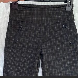 Vylette High Rise Ponte Leggings Black w/Charcoal grey. Size small.